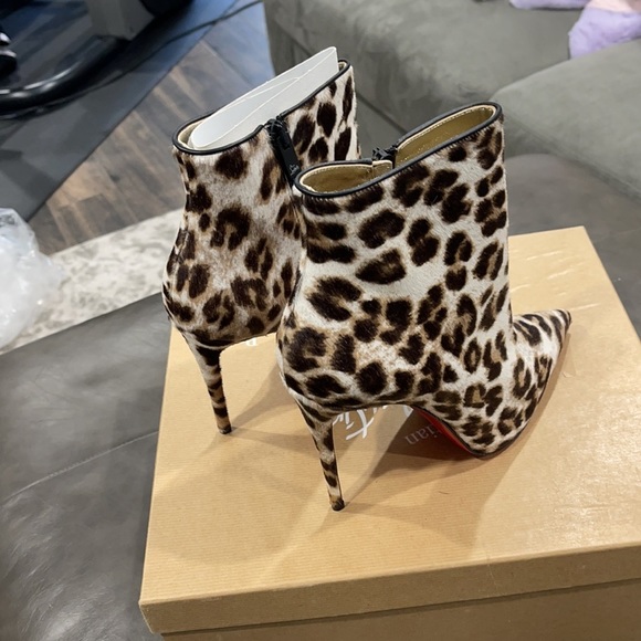 CHRISTIAN LOUBOUTIN 
So Kate Booty 100 leopard-print calf-hair boots Size 38 - Picture 12 of 13